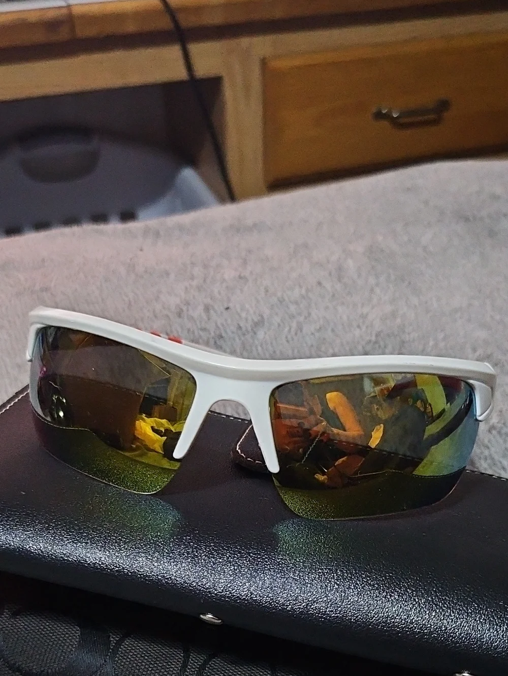 Euro Optics Arrow Mens Sport Sunglasses